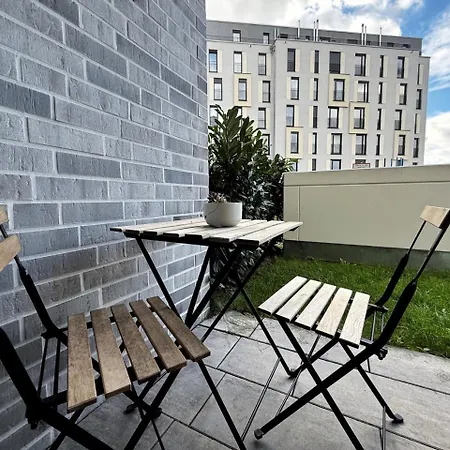 I Airport Deluxe With Terrace *