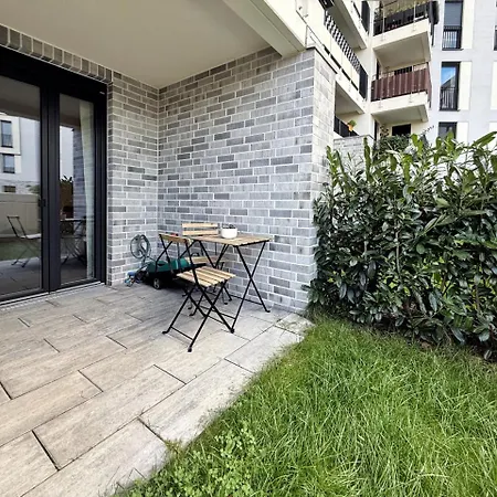 I Airport Deluxe With Terrace Апартаменты *